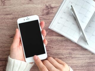 投資が怖い人向け：続け方の9割は「触らない仕組み」で決まる