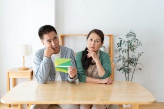 ボーナスはいつから「楽しみ」から「埋め合わせ」に変わってきたのか